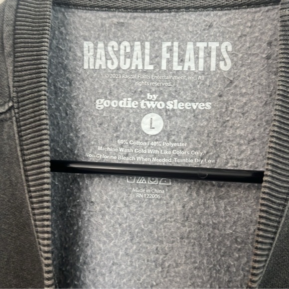 Rascal Flatts Crewneck - Juniors L - Picture 2 of 4